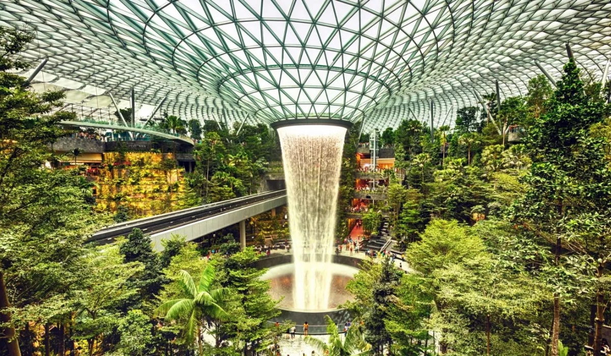 Singapore overtakes Qatar to claim the title of "World Best Airport"